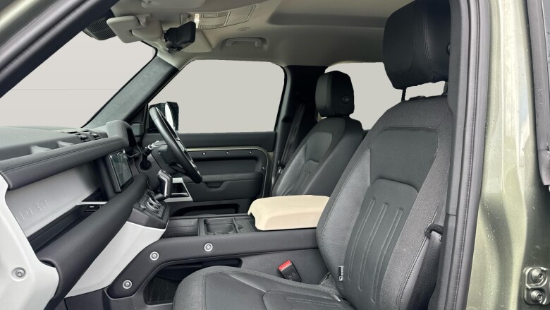 Land Rover Defender 2.0 D200 SE 110 5dr Auto Diesel Estate